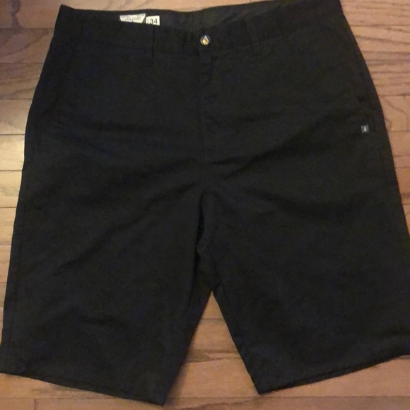 volcom black shorts